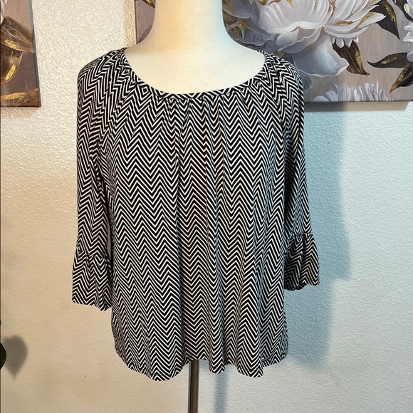 Michael Kors Tops - NWOT Michael Kors Black and White chevron Blouse
